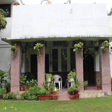Amidst Monuments And Serenity New Delhi Extérieur photo