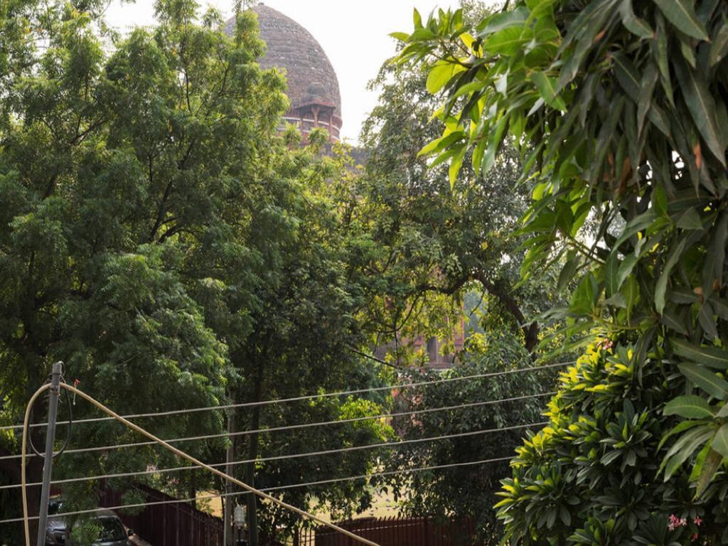 Amidst Monuments And Serenity New Delhi Extérieur photo
