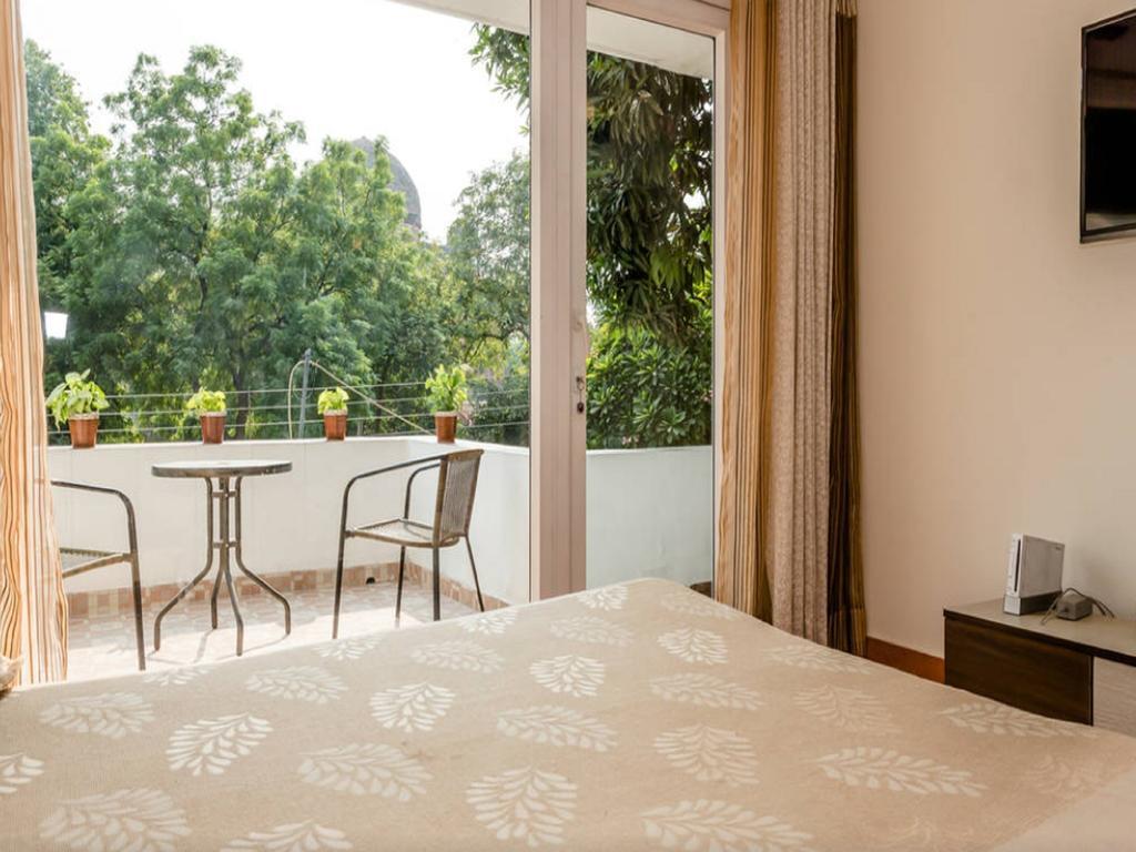 Amidst Monuments And Serenity New Delhi Extérieur photo